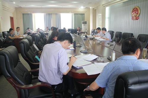 政府領導、企業(yè)代表參加了崇禮新城投資合作協(xié)議討論會(圖2)